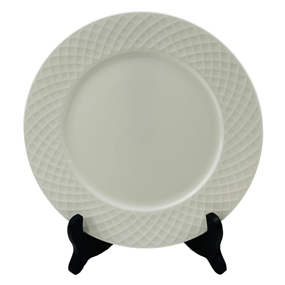 Mikasa Trellis White Salad Plate 9" Bone China Criss Cross Line‎ Pattern